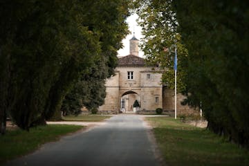 Entrance to the Château d'Issan
