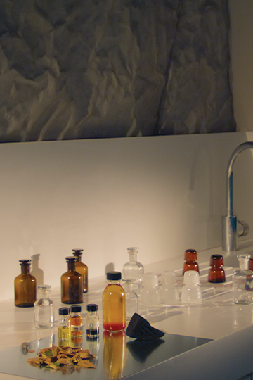 Pour rendre hommage au siècle1917-2017, Les Carmes Haut Brion dévoilent son parfum de peau à l’élégance intemporelle : « L’eau des Carmes »