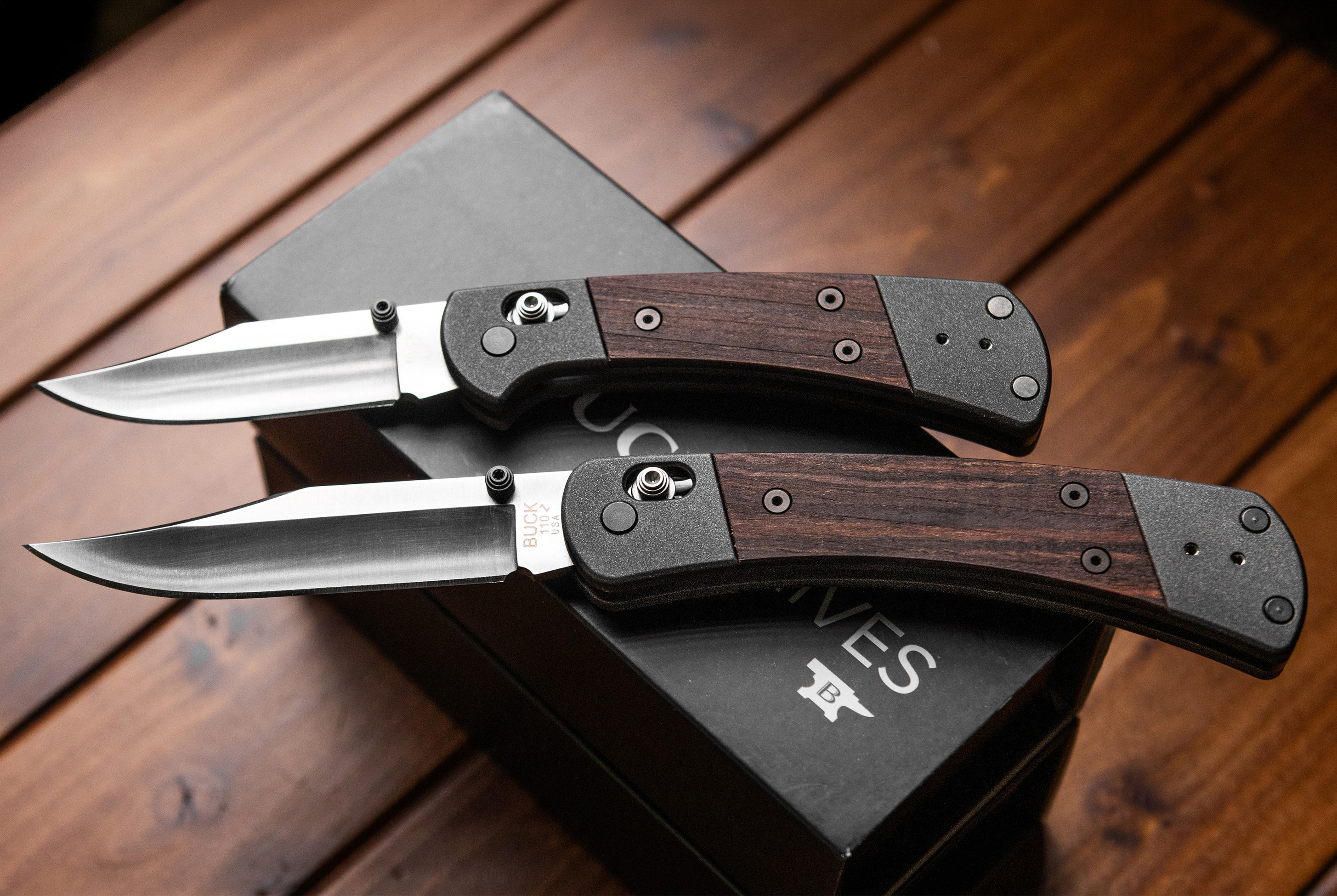 112 Crossbar Elite сверху, 110 Crossbar Elite снизу. Фото Buck Knives.