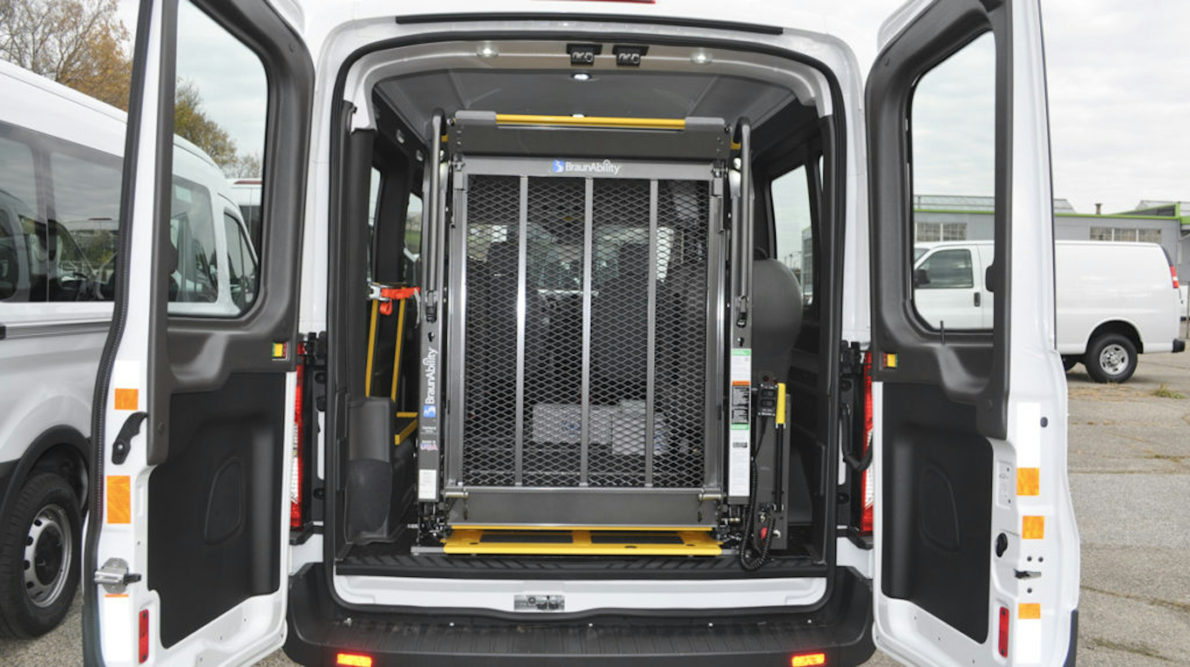 Mobility full-size van with rear lift