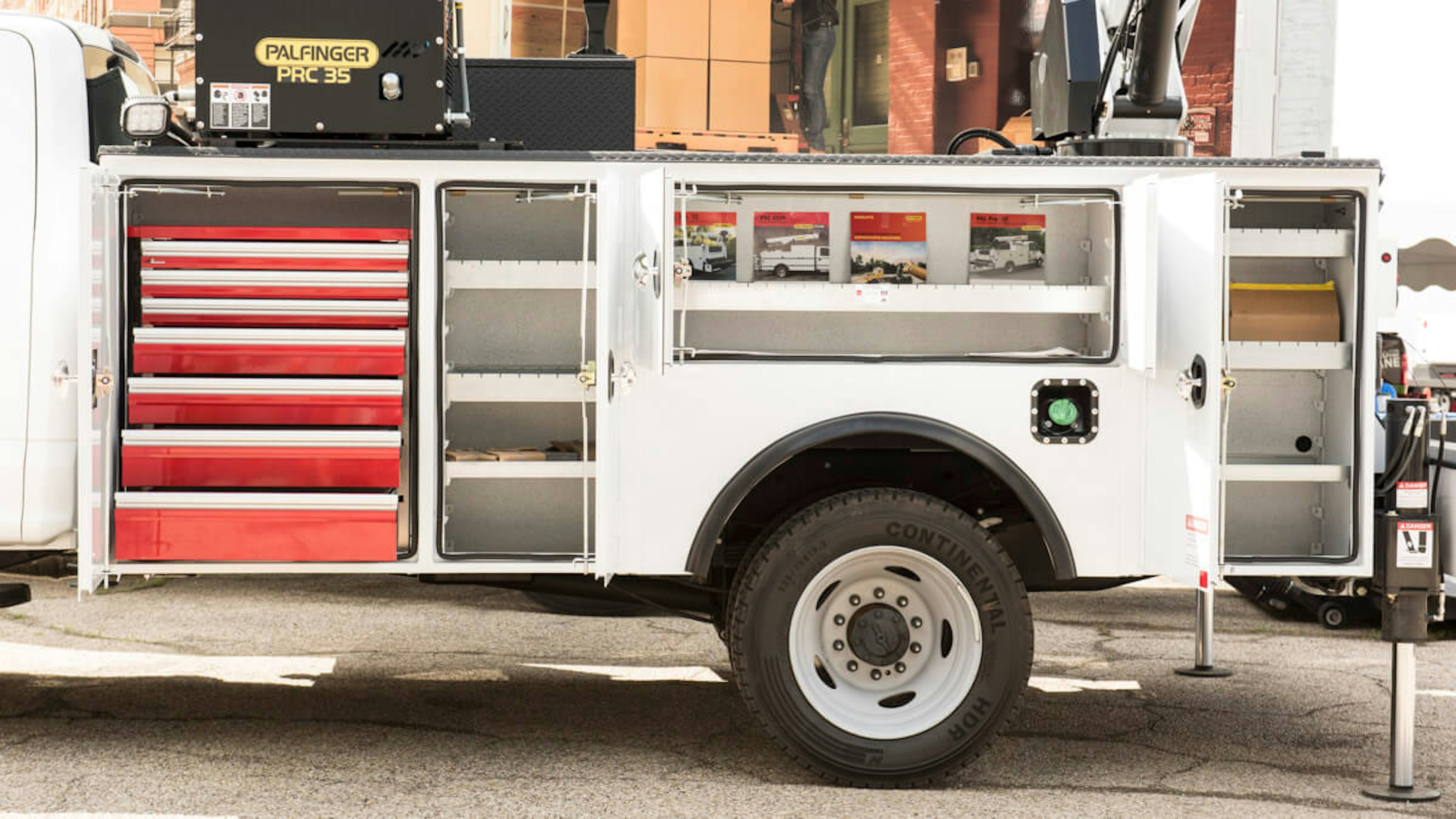 Generator attachment on top of service truck