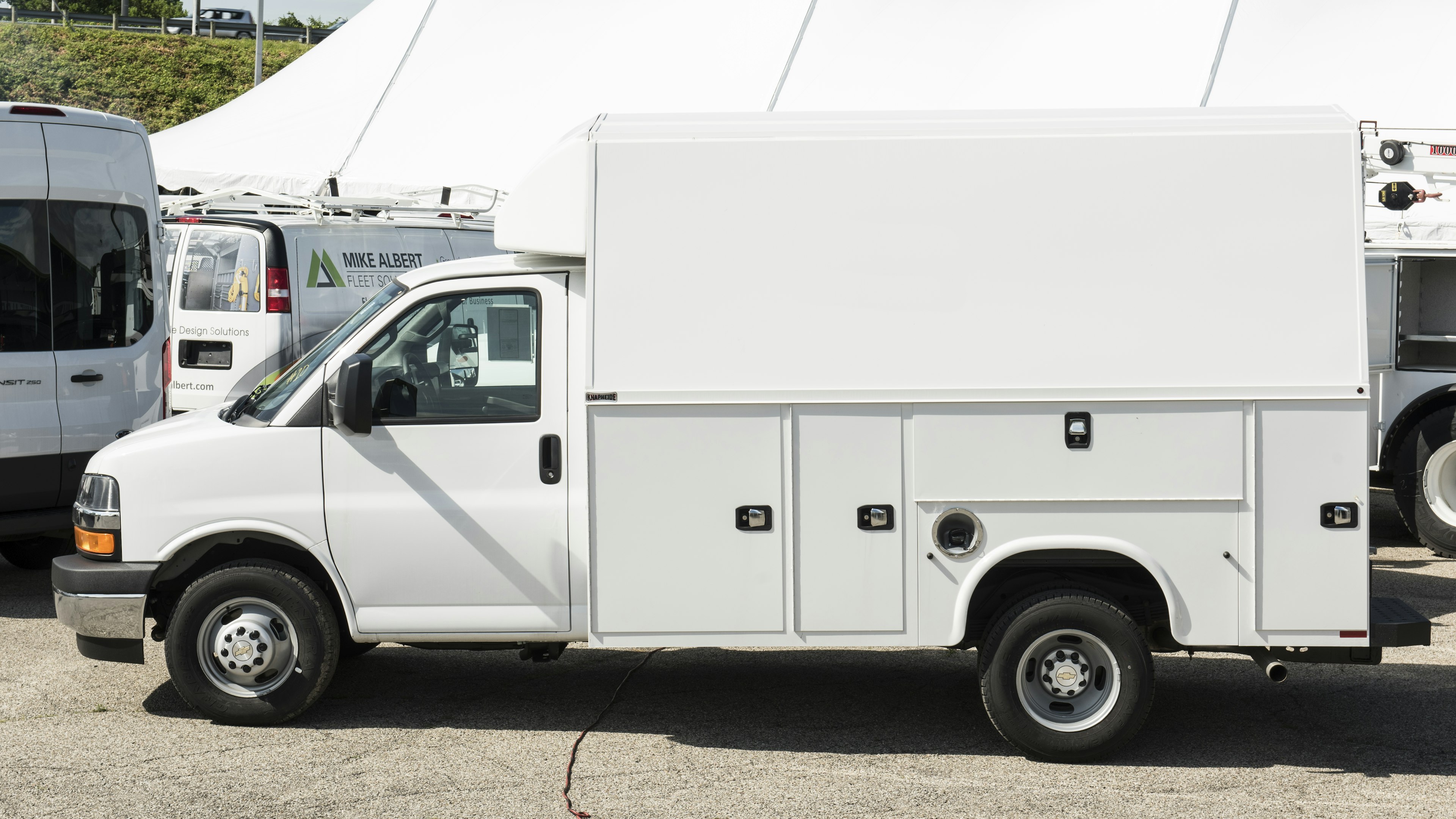 Enclosed service body