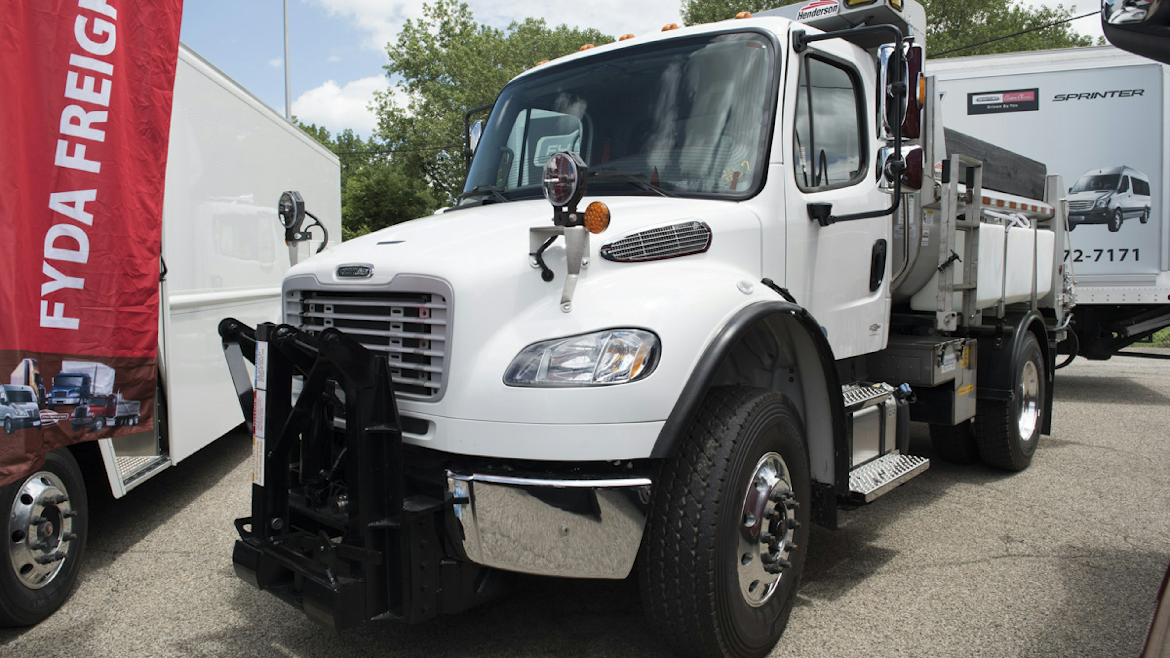 medium duty municipal snow truck without snow plow attached
