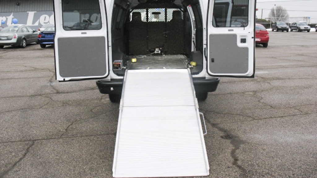 1556821927 Manual Folding Ramp Van Delivery