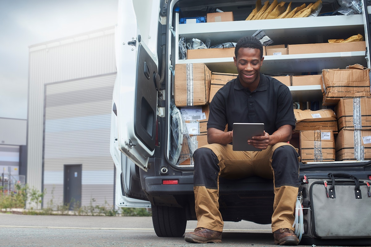 Delivery. Black delivery. Black delivery. Japan delivery man. Костюм доставщика.