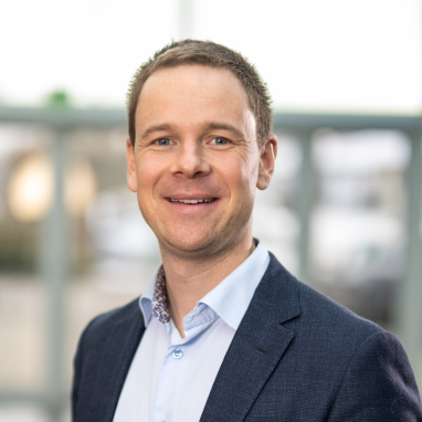 Portrettbilde av Helge Løken.