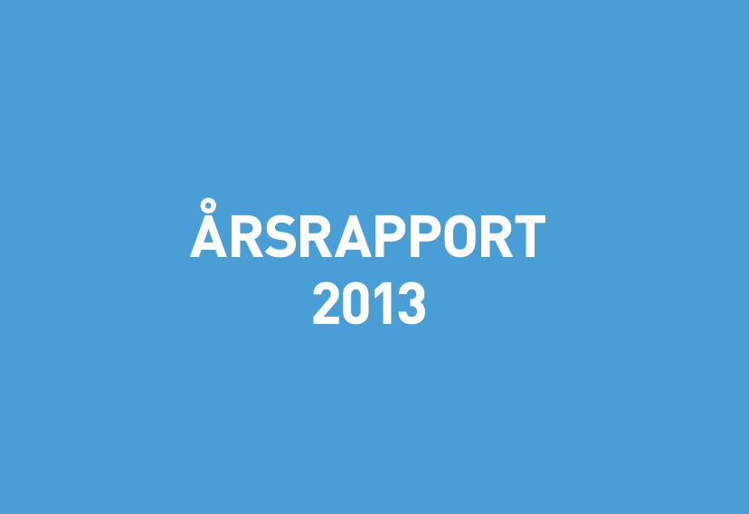 Blå bakgrunn med teksten Årsrapporti 2013.