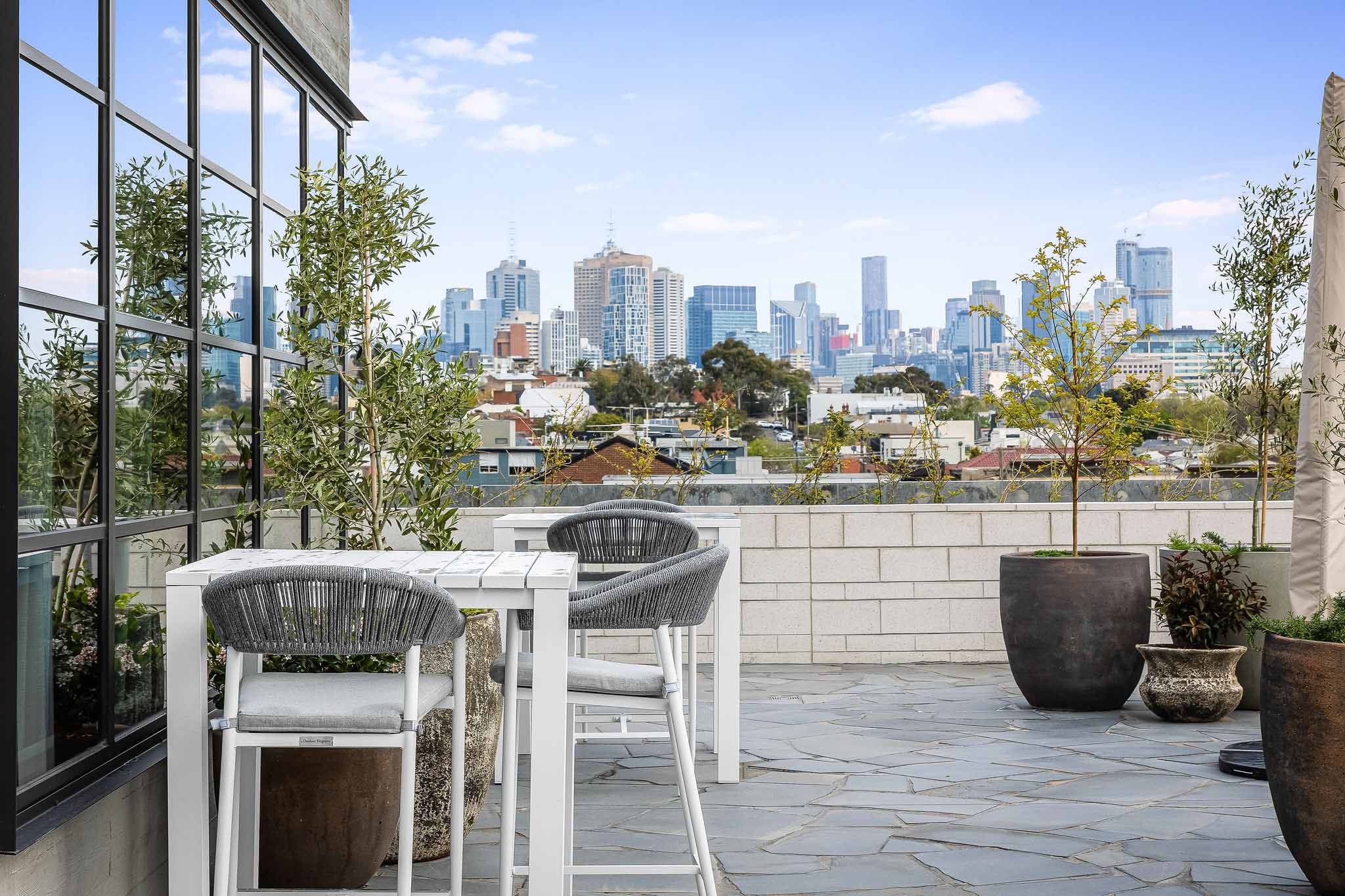 Outdoor Area with view over Melbourne - Home Richmond - Melbourne - Urban Rest