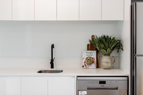 Kitchen detail - East End Apartments - Adelaide - Urban Rest