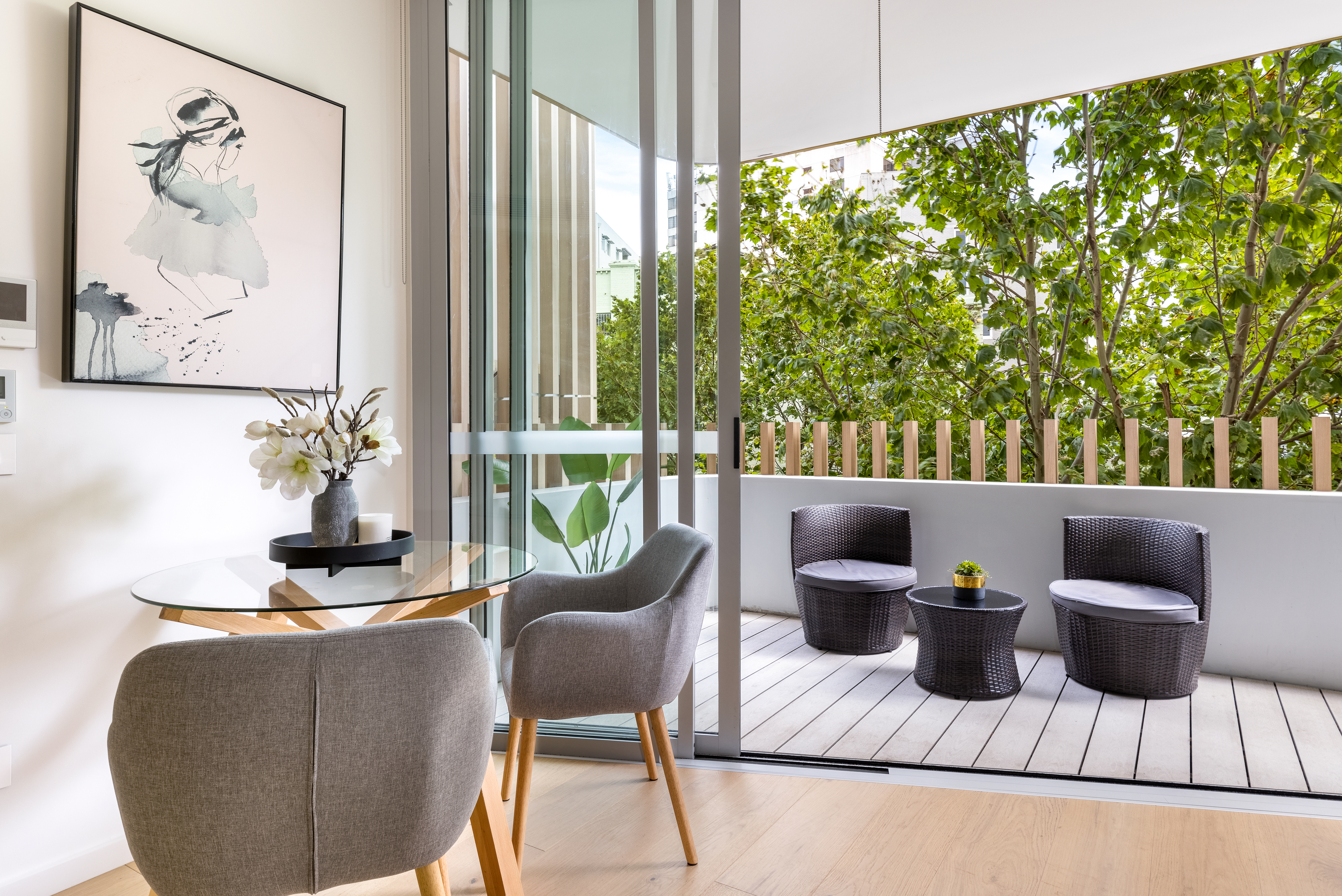 Dining - One Bedroom Studio Apartment - Urban Rest - Calibre Apartments - Sydney