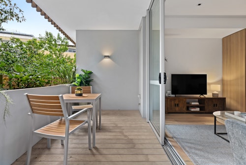 Balcony - One Bedroom Apartment - Urban Rest - Calibre Apartments - Sydney