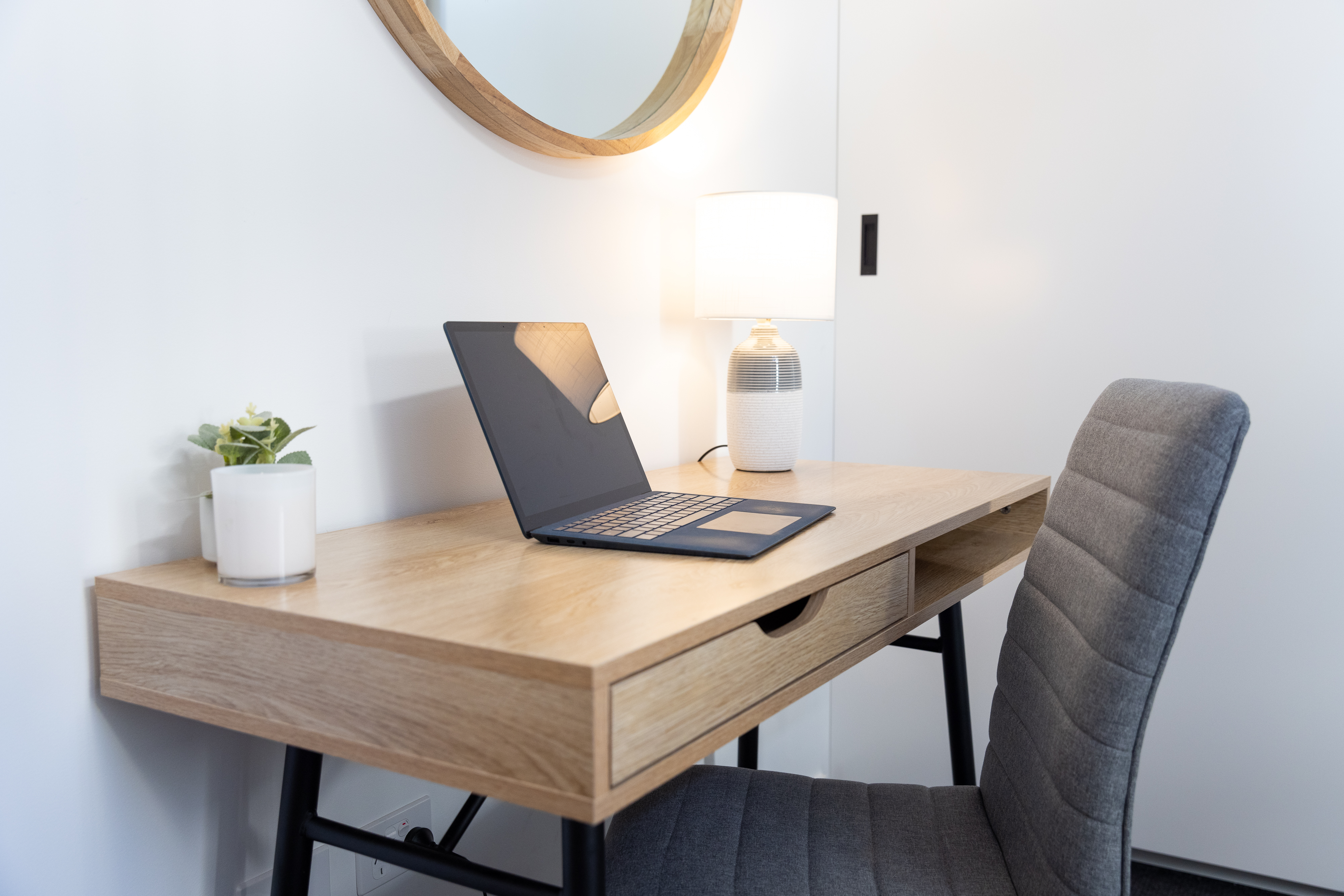 Desk - One Bedroom Apartment - Urban Rest - The Surry Apartments - Sydney
