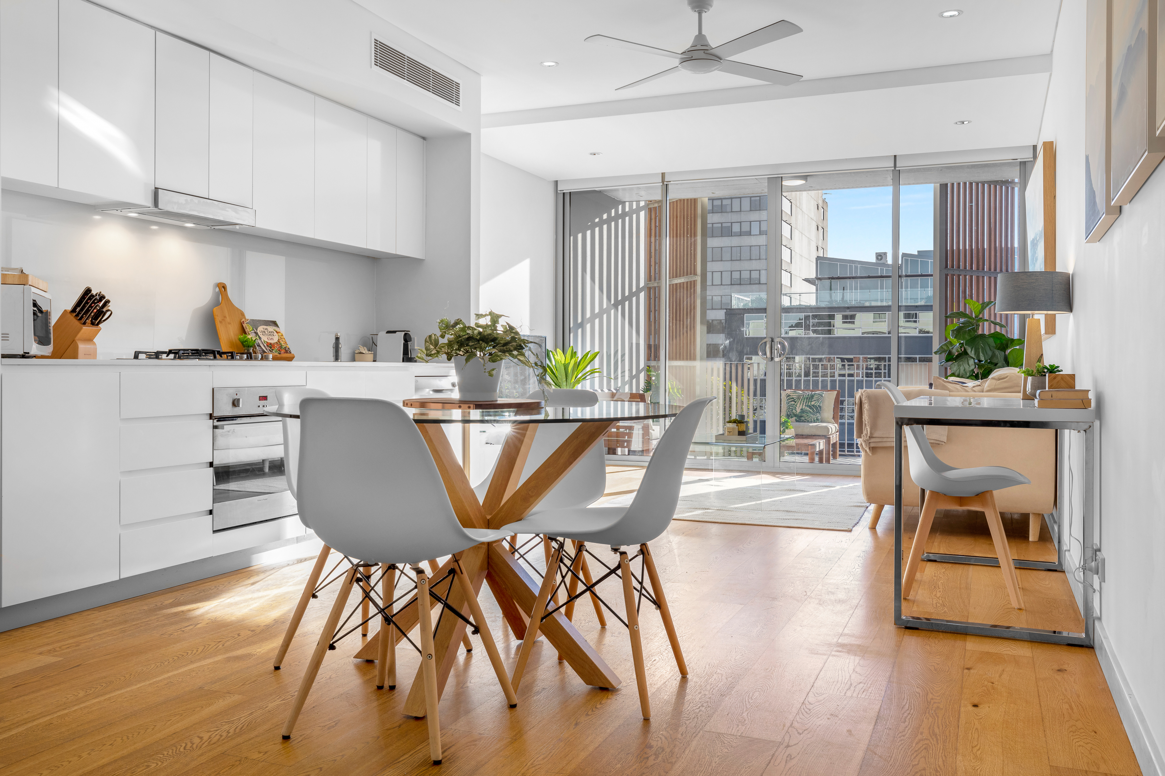 Dining - One Bedroom Apartment - Urban Rest - Waterloo St Apartments - Sydney