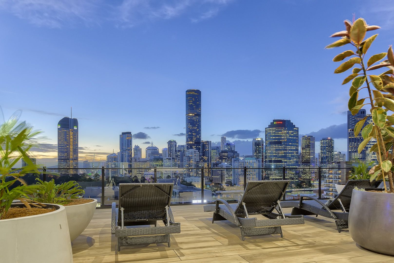 Rooftop View - The Monterey Apartments - Brisbane - Urban Rest