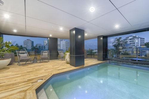 Pool - The Monterey Apartments - Brisbane - Urban Rest