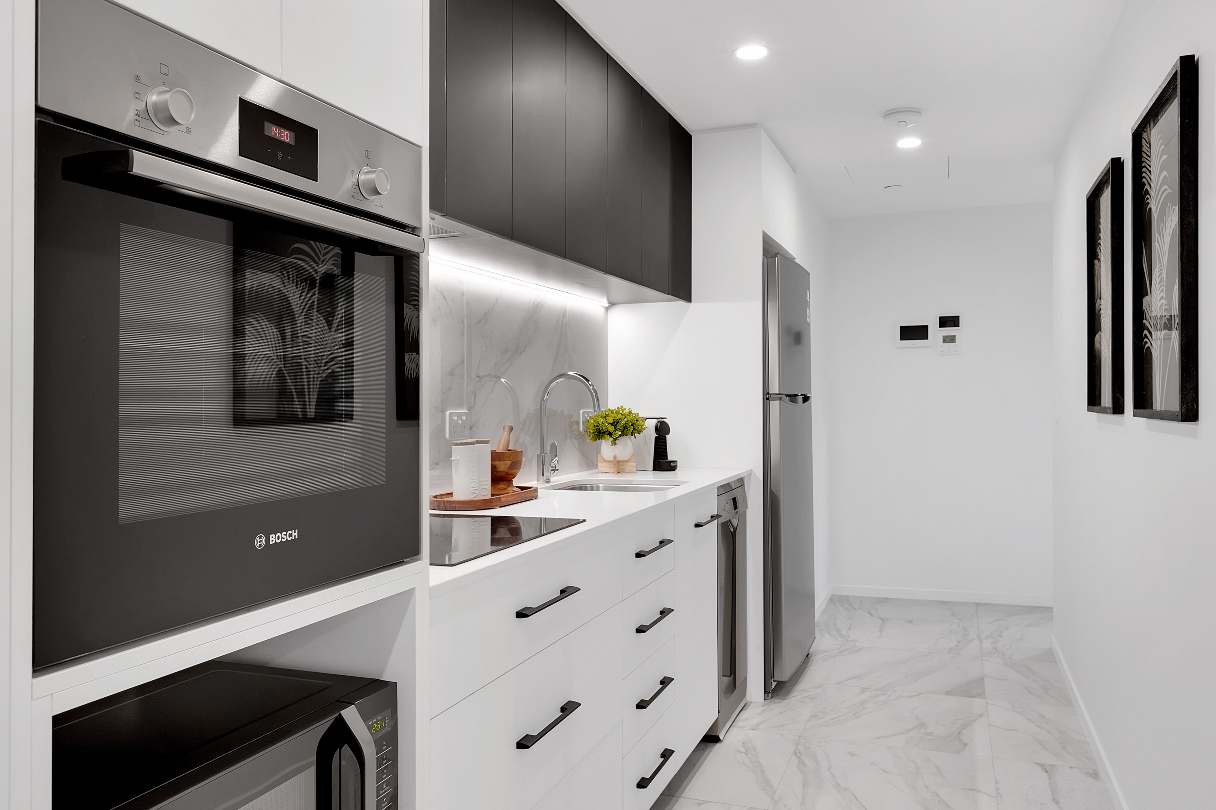 Kitchen - One Bedroom Apartment - Urban Rest - The Monterey Apartments - Brisbane