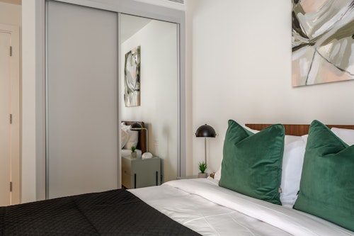Bedroom Wardrobe - Urban rest Battersea Apartments - London - Urban Rest
