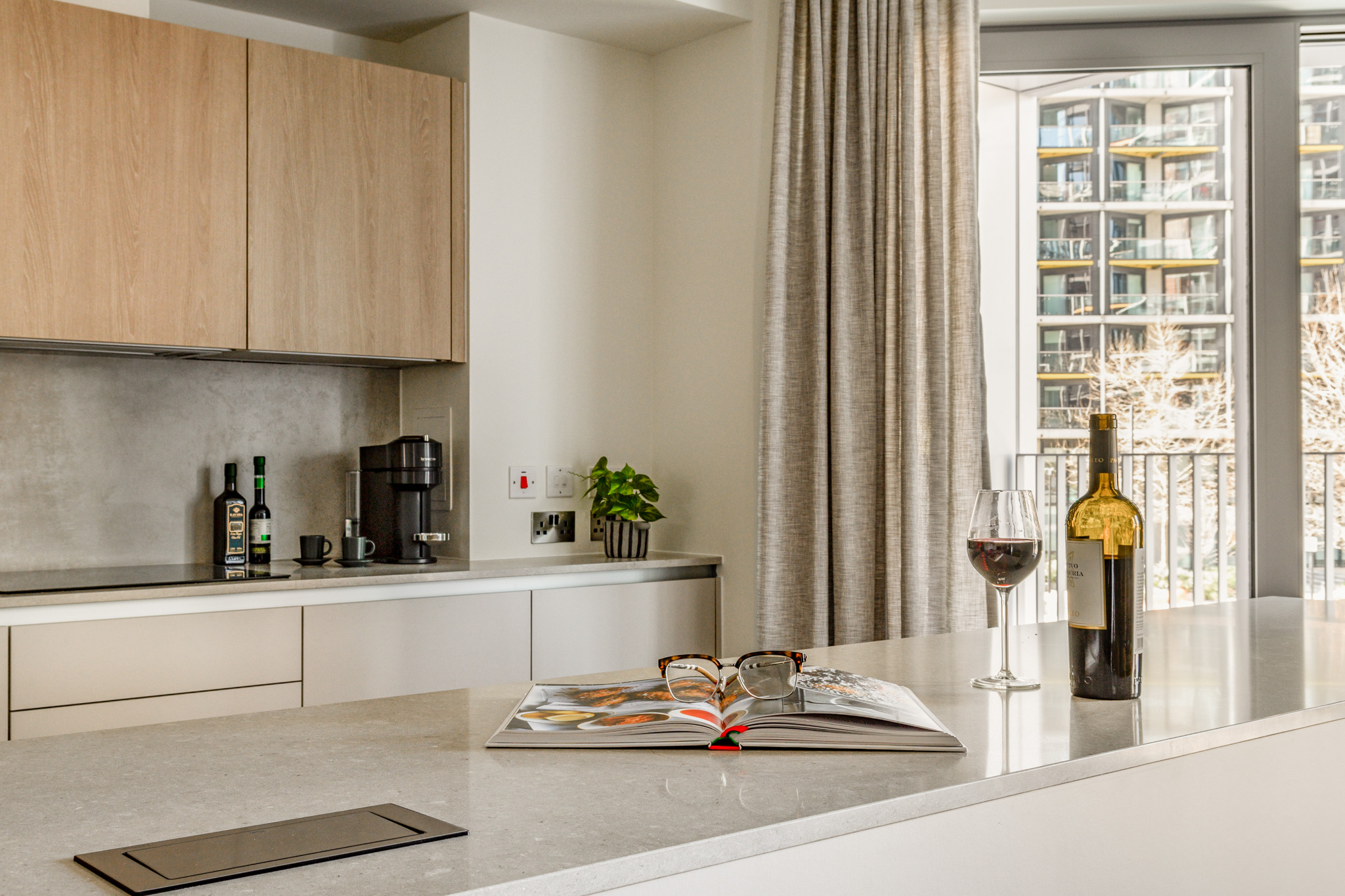 Kitchen - Three Bedroom Apartment - Urban rest Battersea Apartments - London - Urban Rest