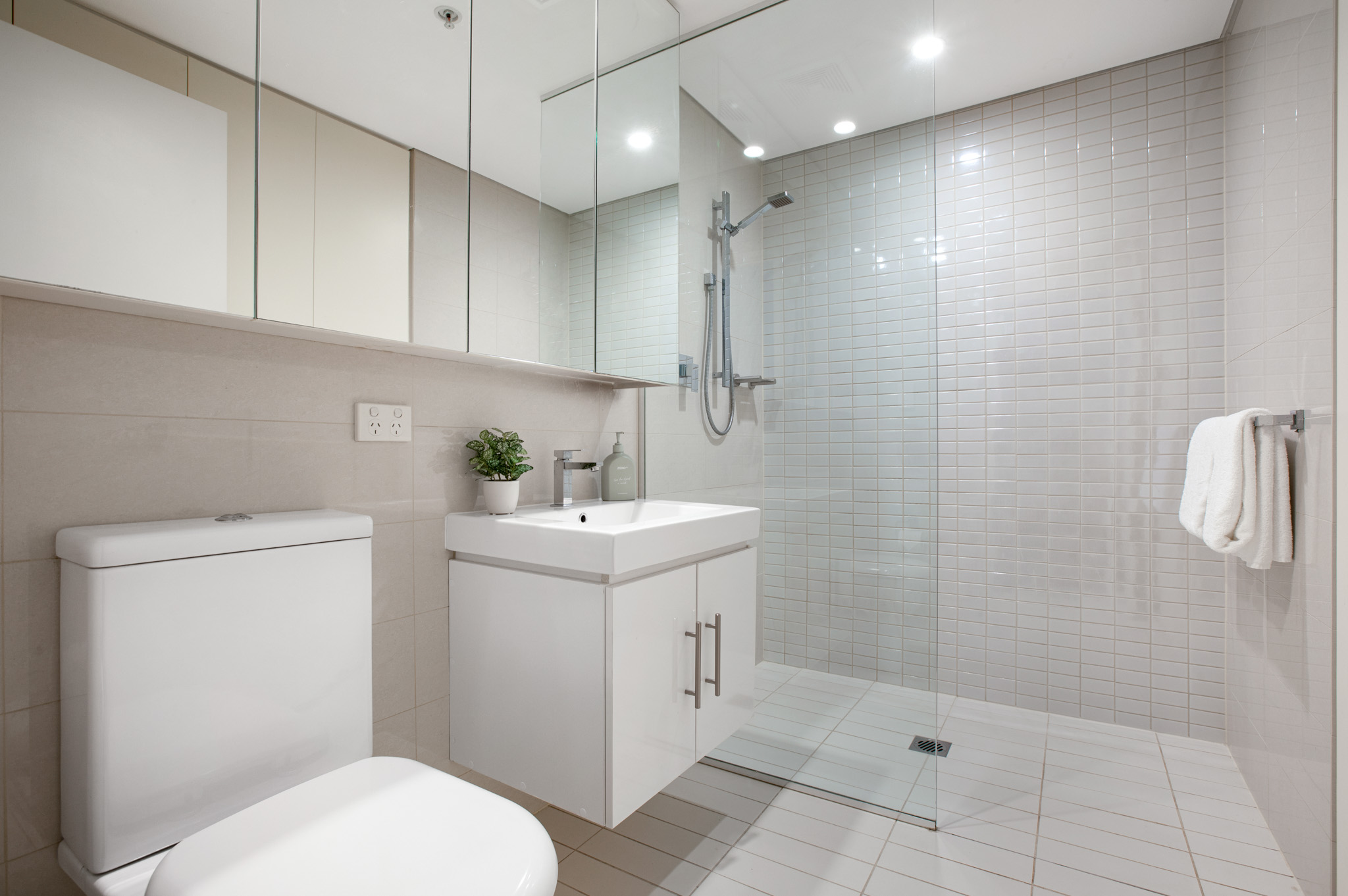 Bathroom - Studio Apartment - Alta Apartments - Surry Hills - Sydney - Urban Rest