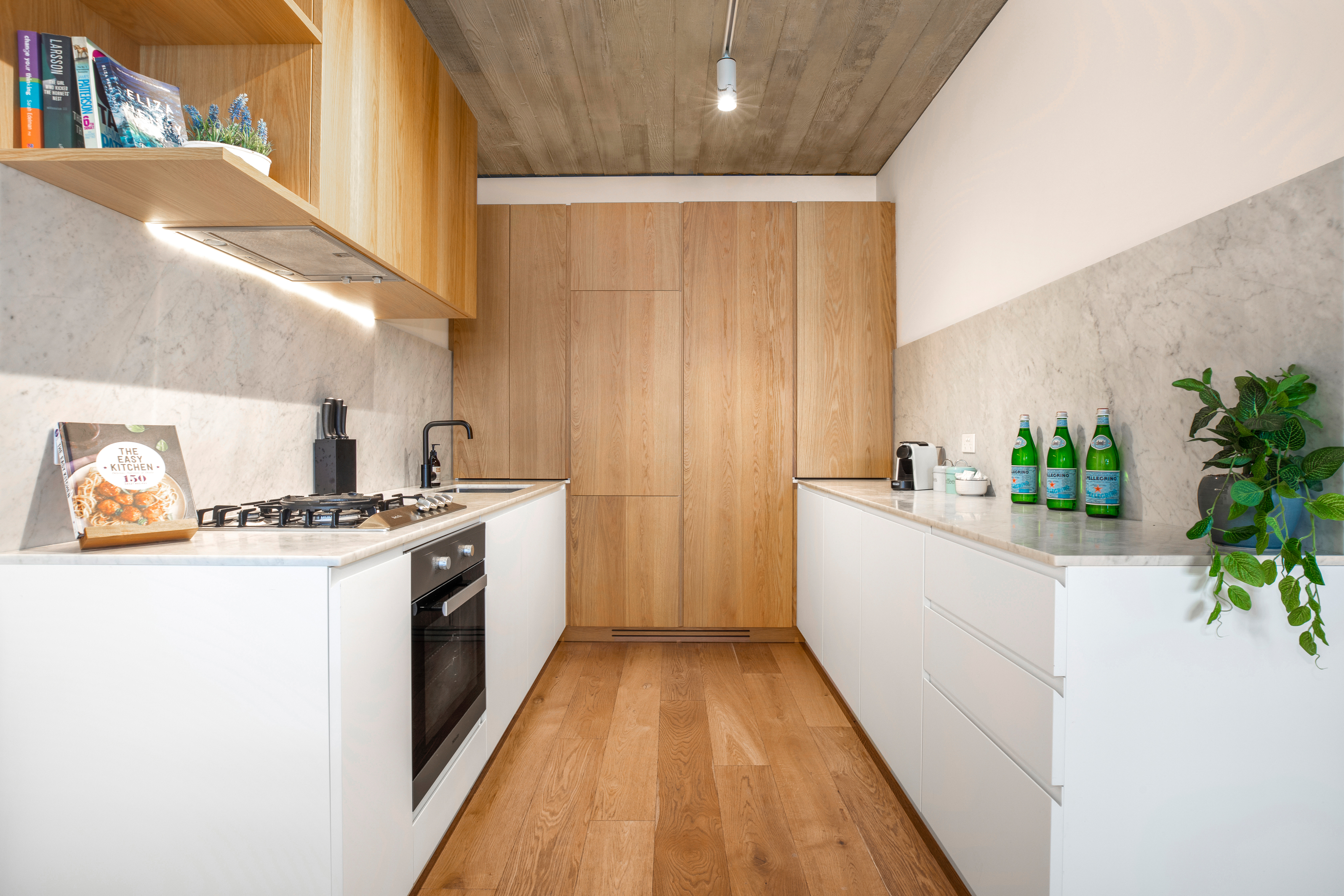 Kitchen - Short Lane Apartments - Sydney - Urban Rest