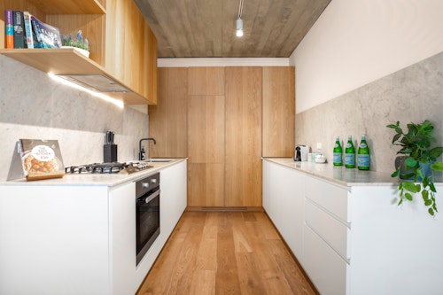 Kitchen - Short Lane Apartments - Sydney - Urban Rest