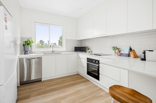 Kitchen - Two Bedroom Apartment - Urban Rest - Neutral Bay Apartments - Sydney