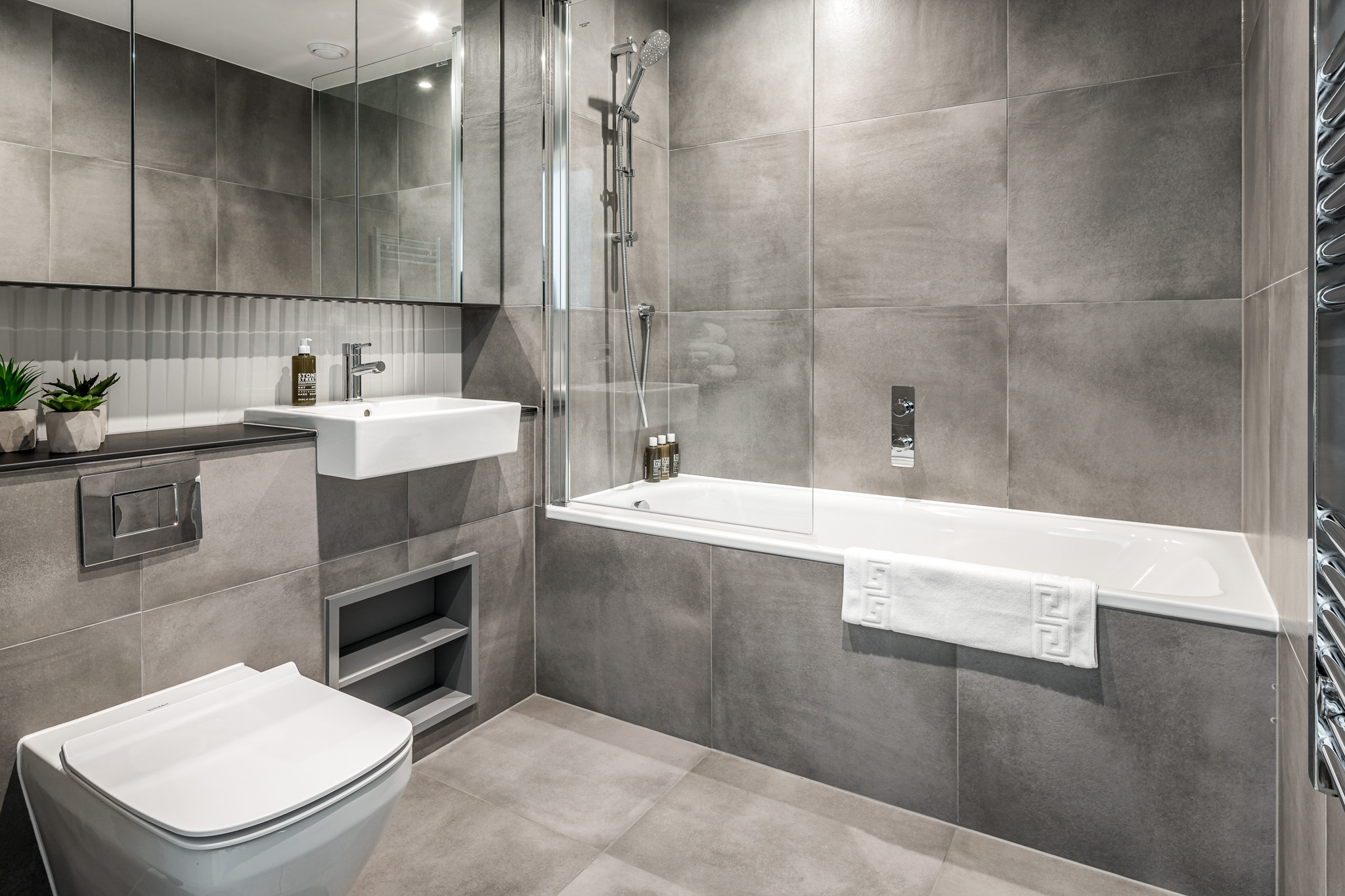Bathroom - One Bedroom Apartment - Urban Rest - East Village Apartments - London