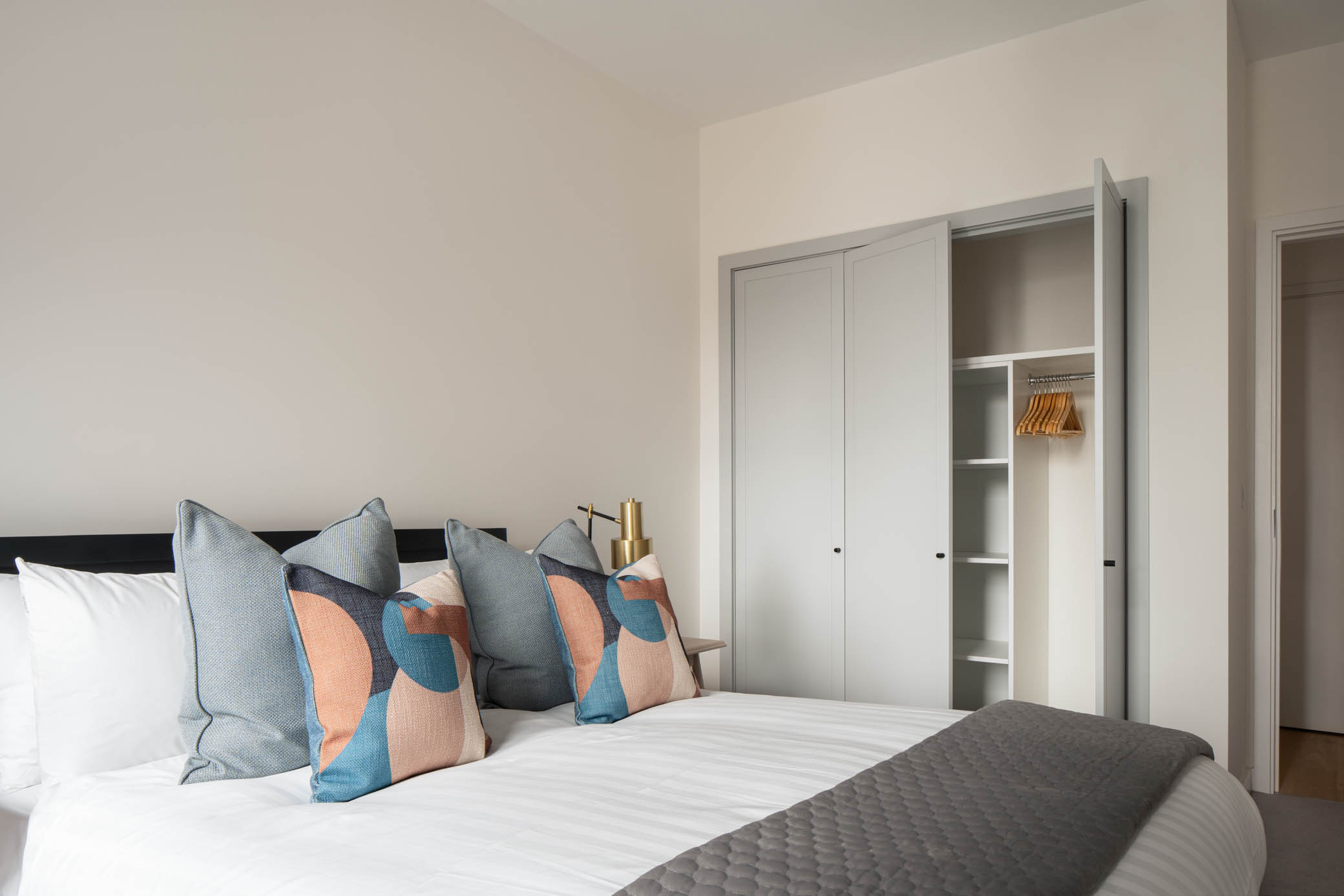 Bedroom - One Bedroom Apartment - Urban Rest - Urban Rest Dublin Docklands - Ireland