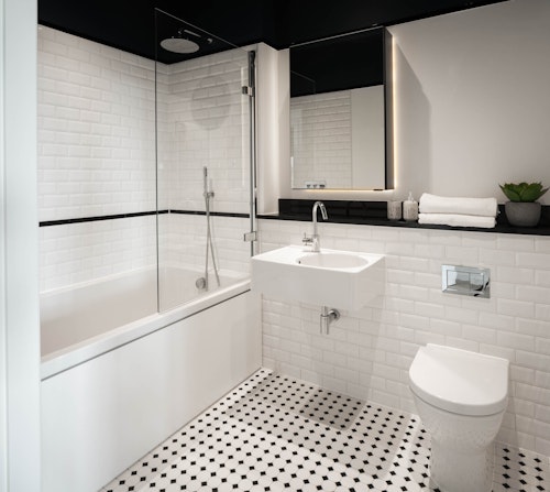 Bathroom - Two Bedroom Apartment - Urban Rest - Urban Rest Dublin Docklands - Ireland