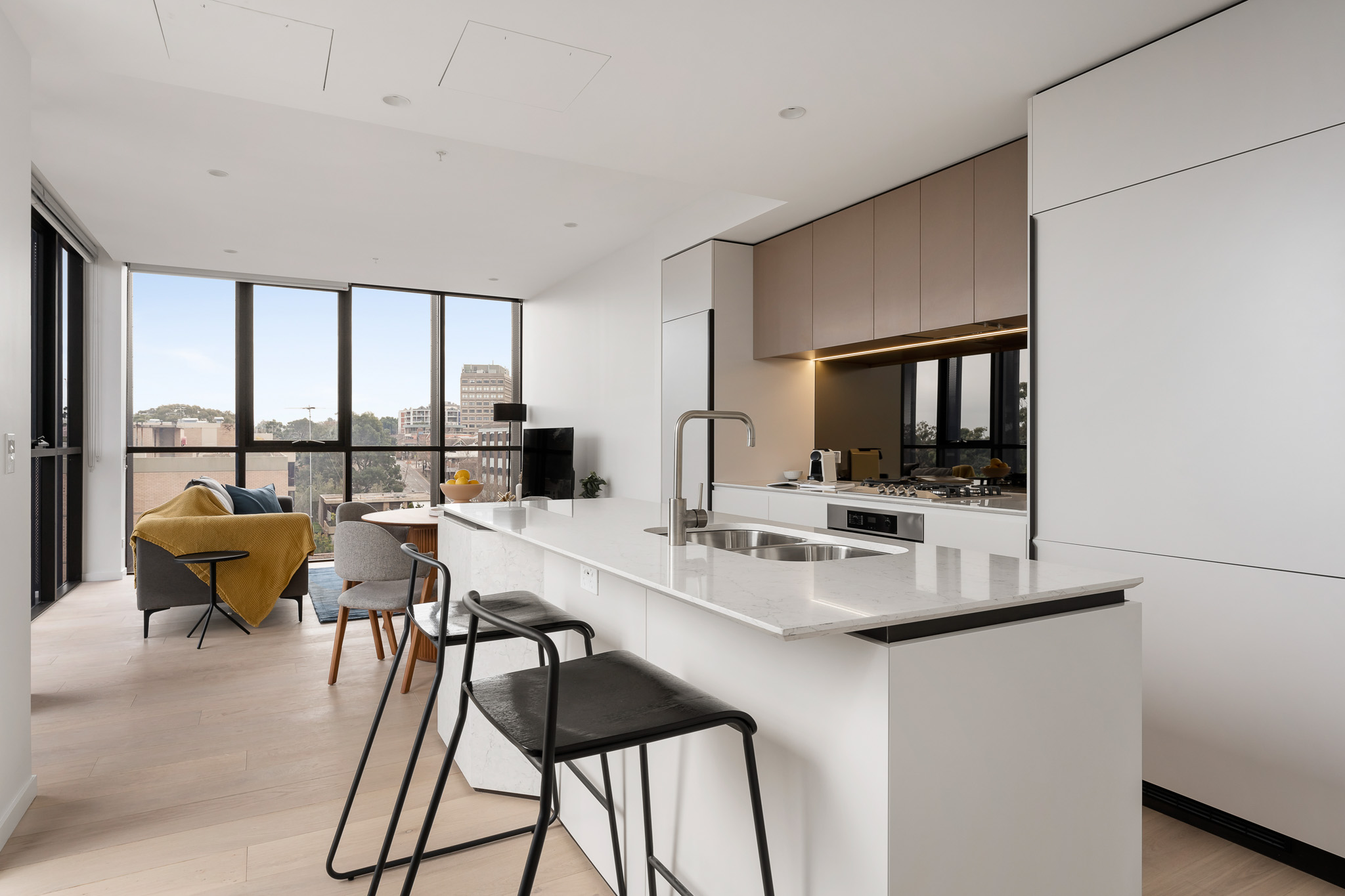Kitchen - Two Bedroom Apartment With Views - Urban Rest - North Sydney Apartments - Sydney