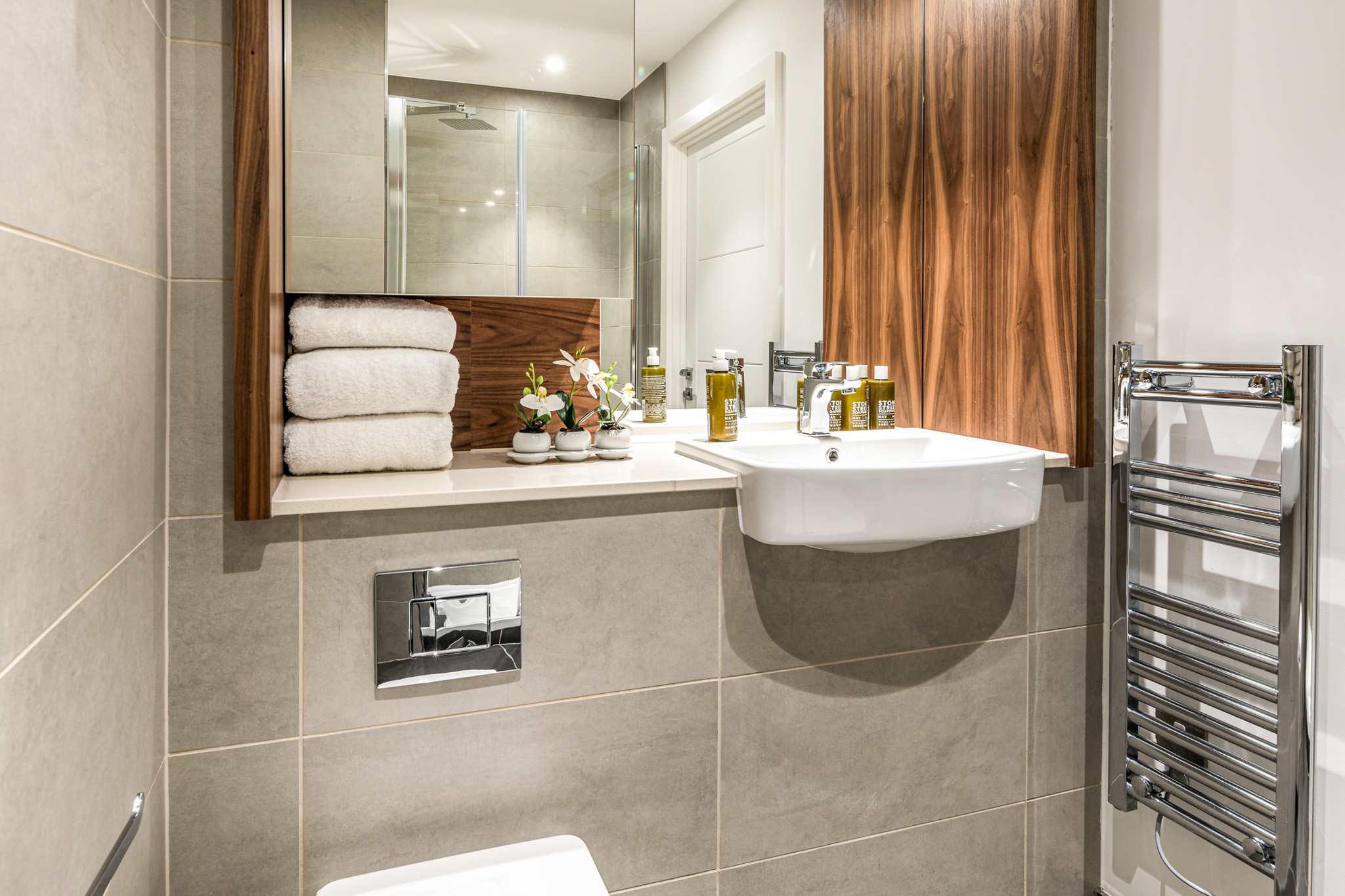 Bathroom - Two Bedroom Apartment - Urban Rest Canary Wharf - London