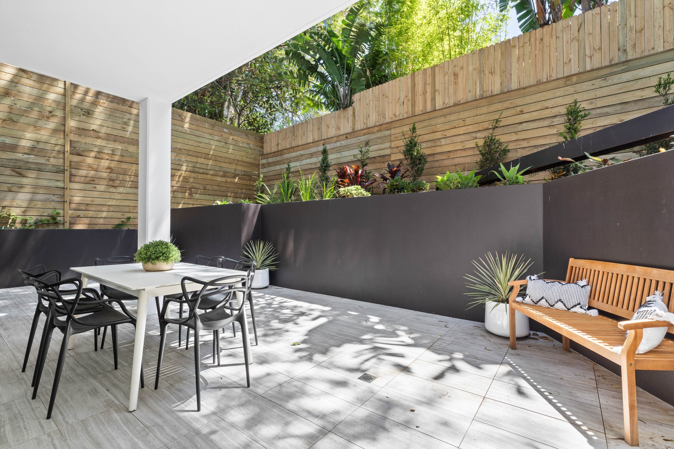 Courtyard - One Bedroom No Parking Apartment - Urban Rest - Azure Apartments - Sydney