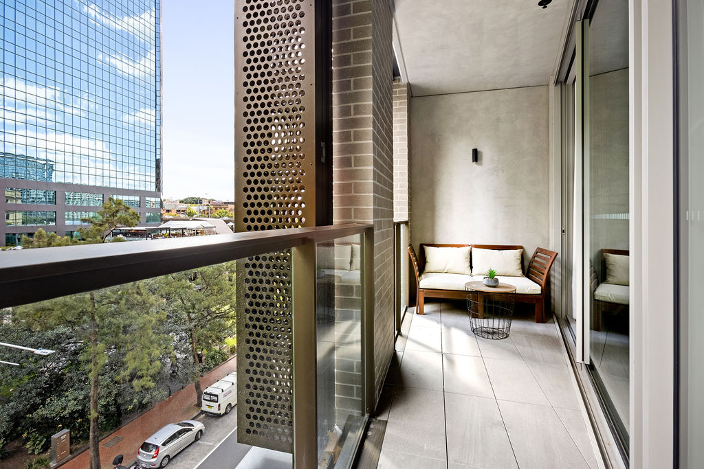 Balcony - One Bedroom Apartment - Urban Rest - Quay Quarter Apartments Sydney