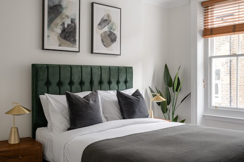 Bedroom - One Bedroom Apartment - Urban Rest Notting Hill - London