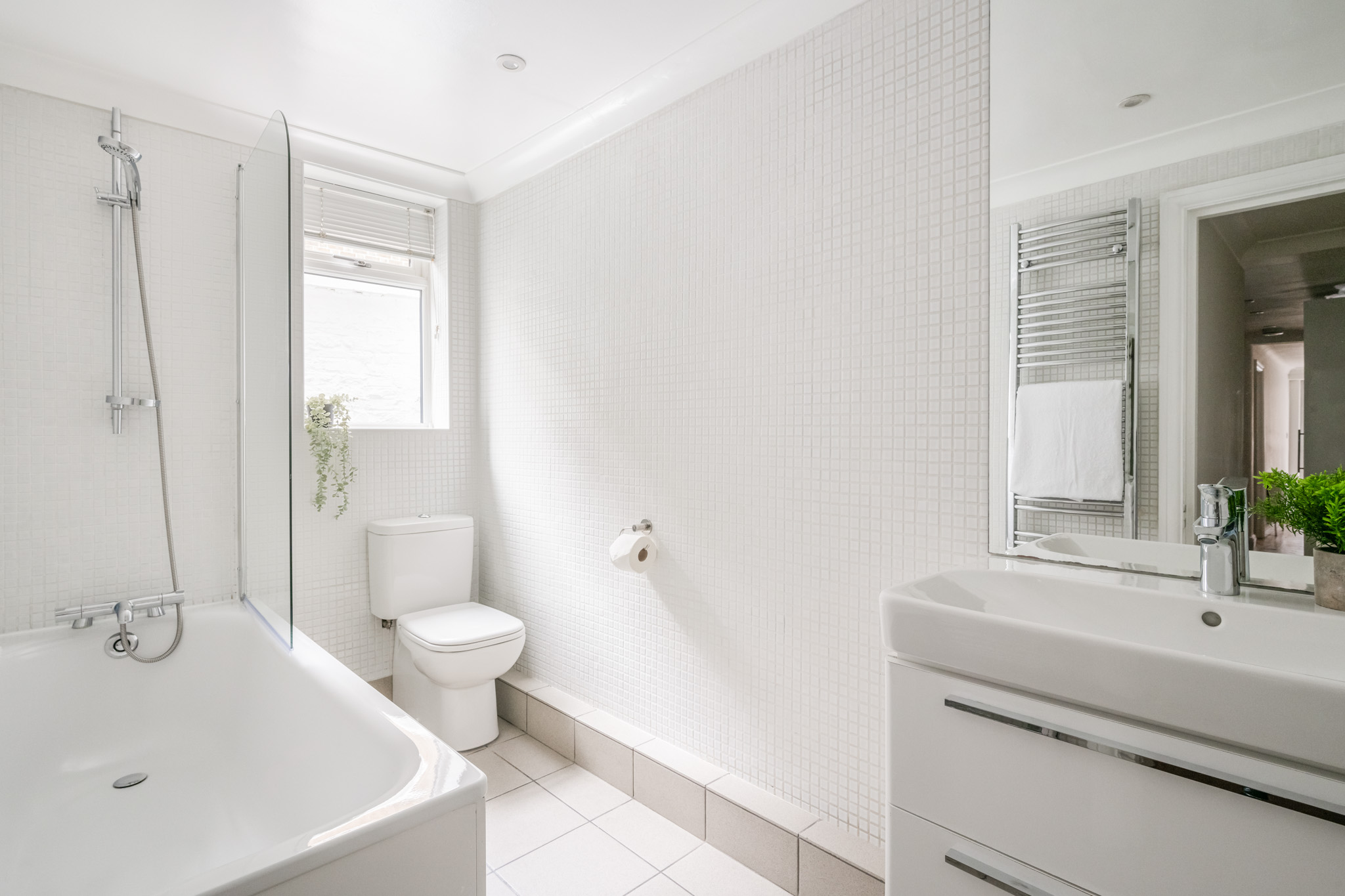Bathroom - One Bedroom Apartment - Urban Rest Notting Hill - London
