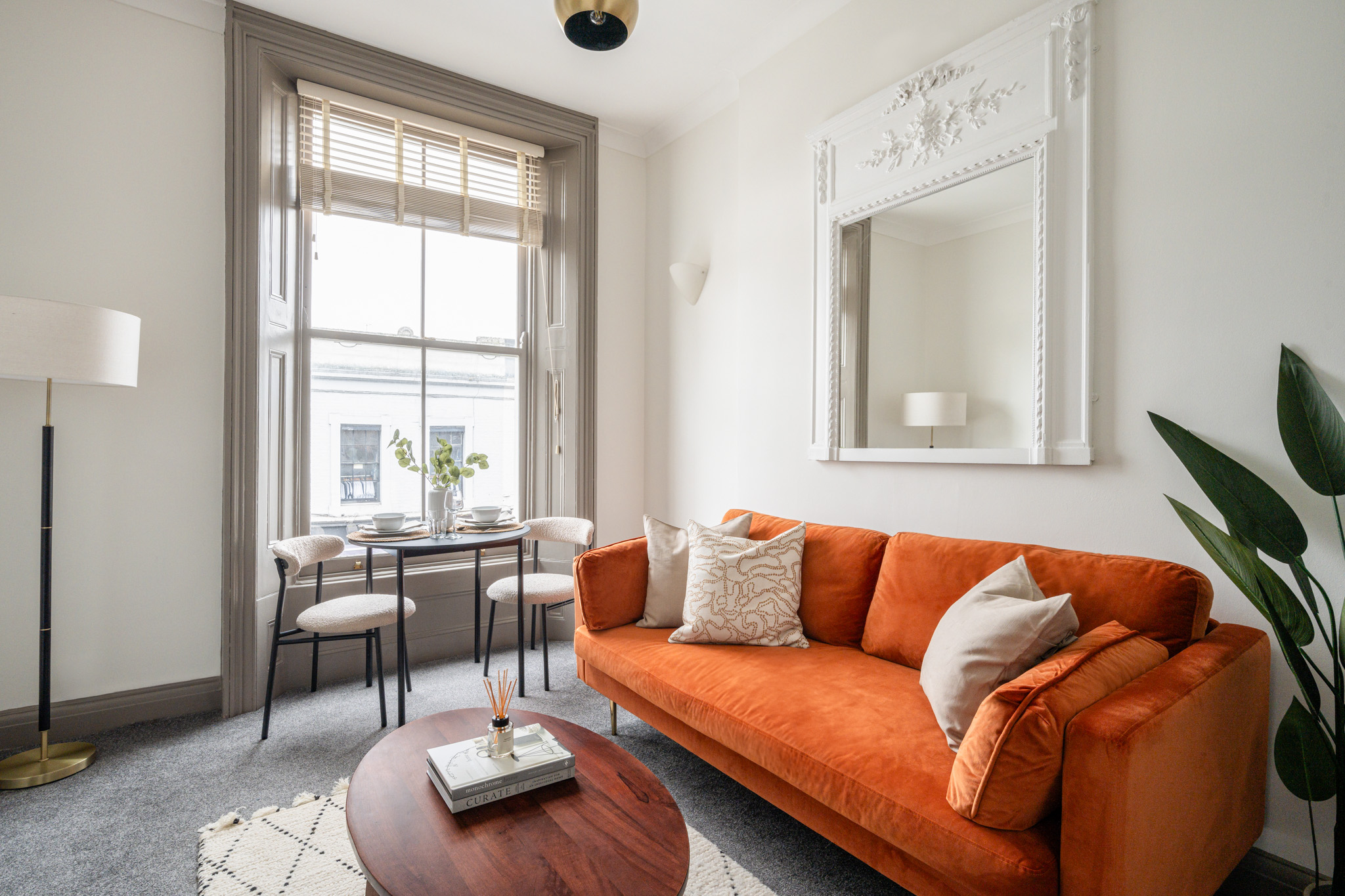 Lounge - One Bedroom Apartment - Urban Rest Notting Hill - London