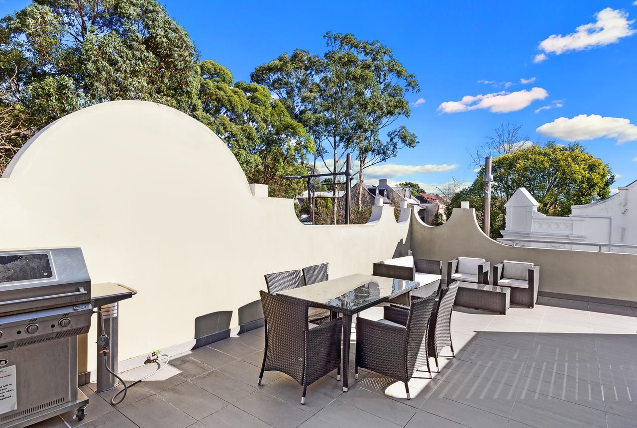 Courtyard - One Bedroom Apartment - Urban Rest - The Banq Apartments - Sydney