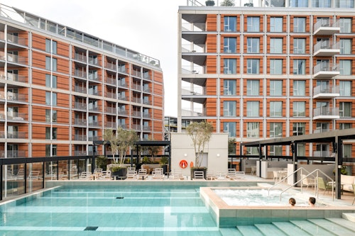 Rooftop Pool - Urban rest Battersea Apartments - London - Urban Rest