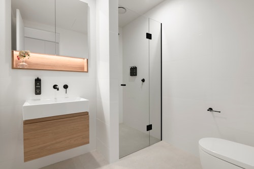 Bathroom - One Bedroom Apartment - Urban Rest Richmond