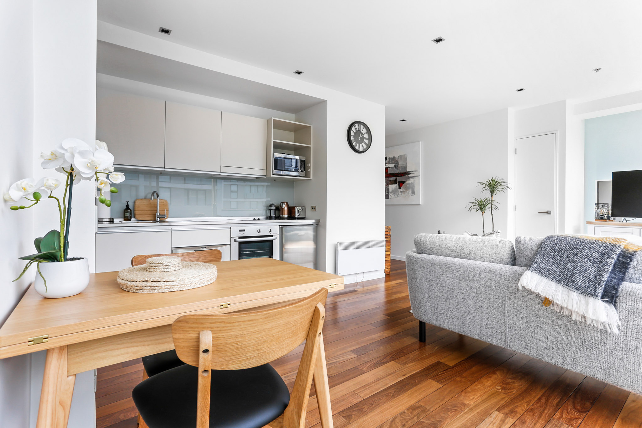Lighter Quay Apartments by Urban Rest Auckland