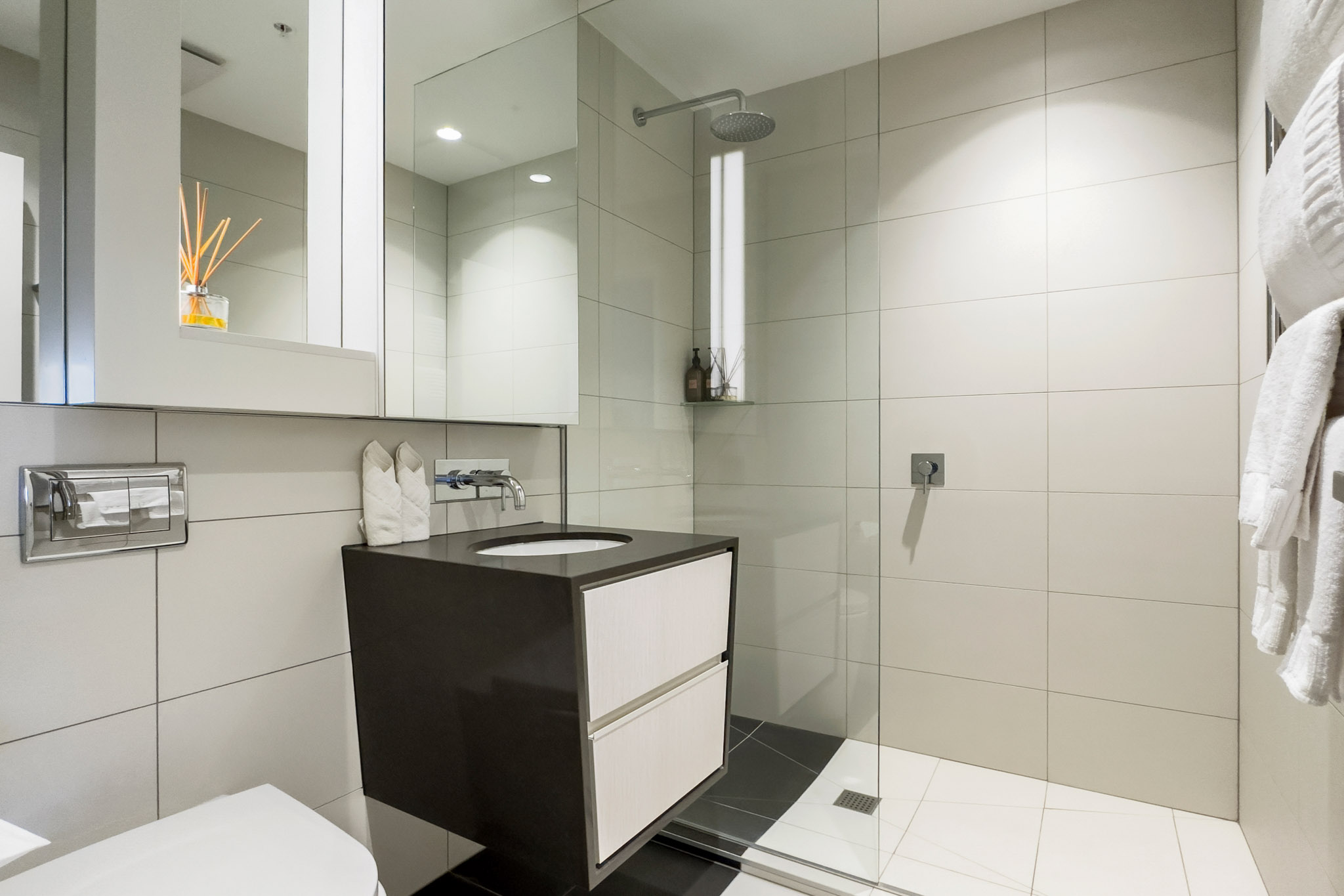 Bathroom - The Grace Apartments by Urban Rest - Auckland, New Zealand