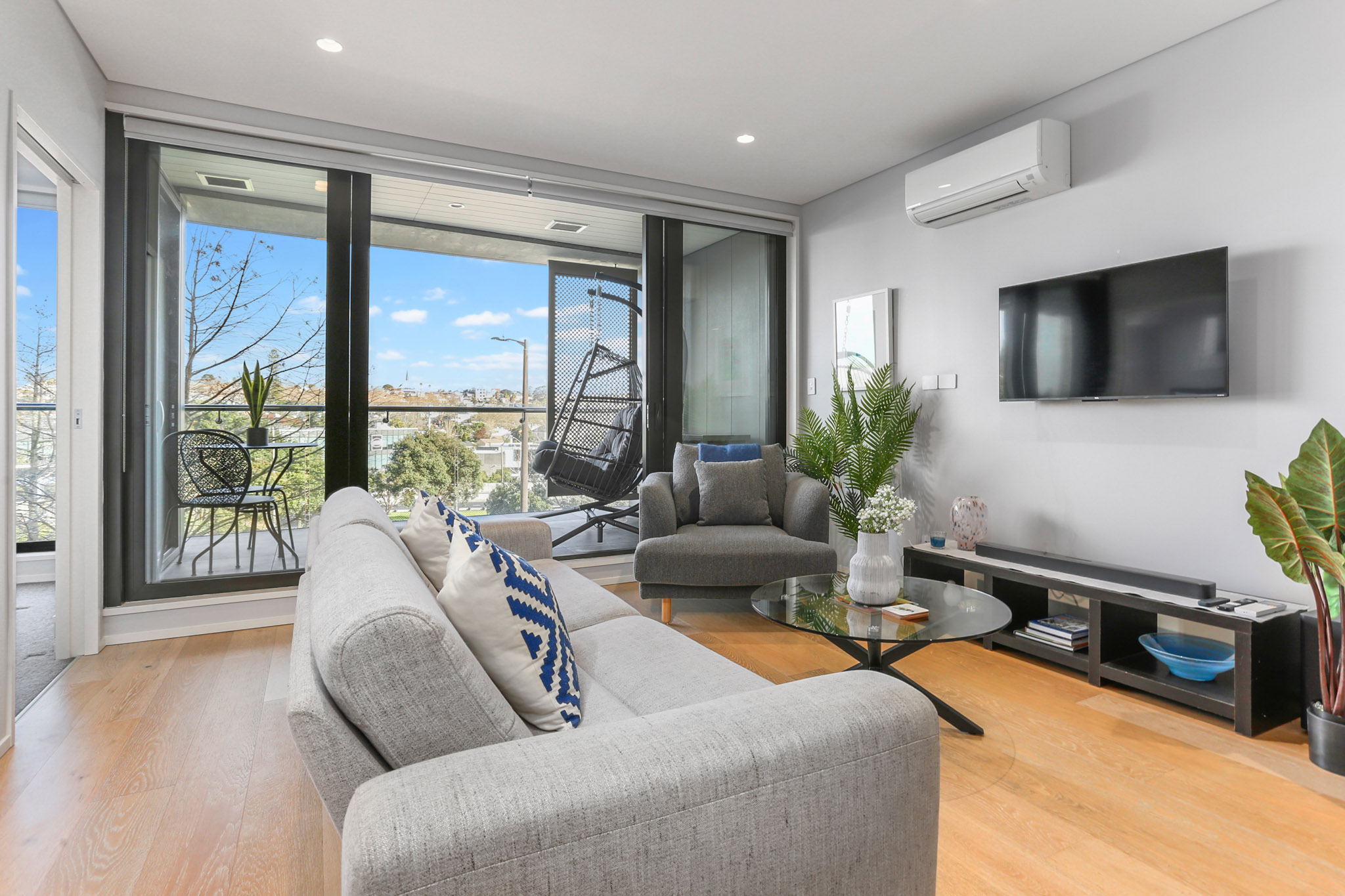 Living Room - The Grace Apartments by Urban Rest - Auckland, New Zealand