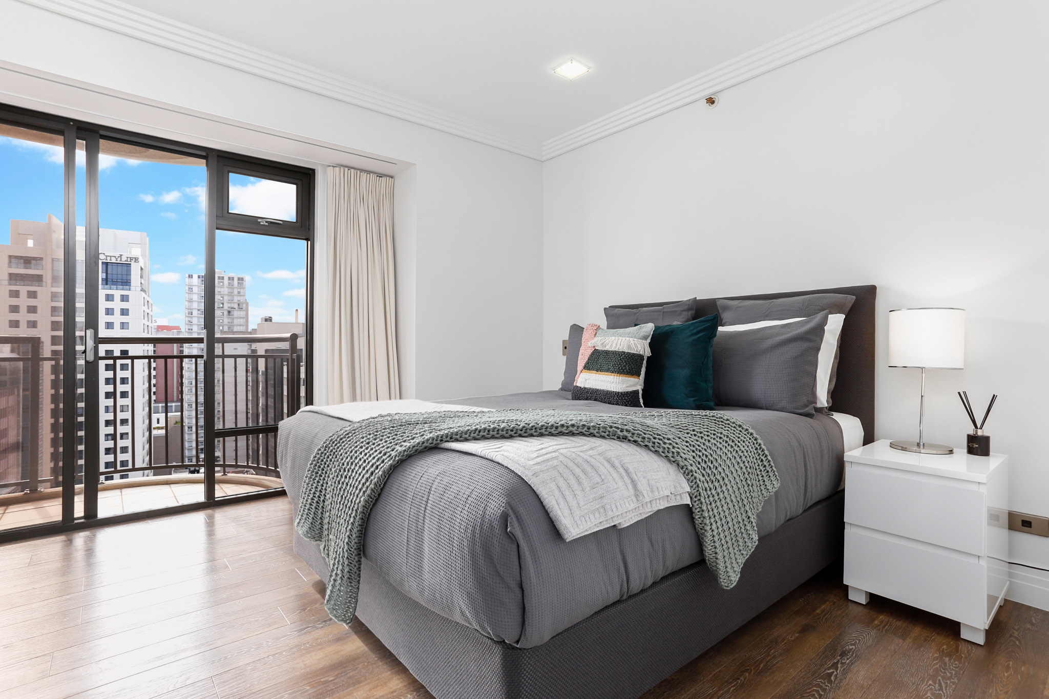 Bedroom - Metropolis Apartments by Urban Rest - Auckland, New Zealand
