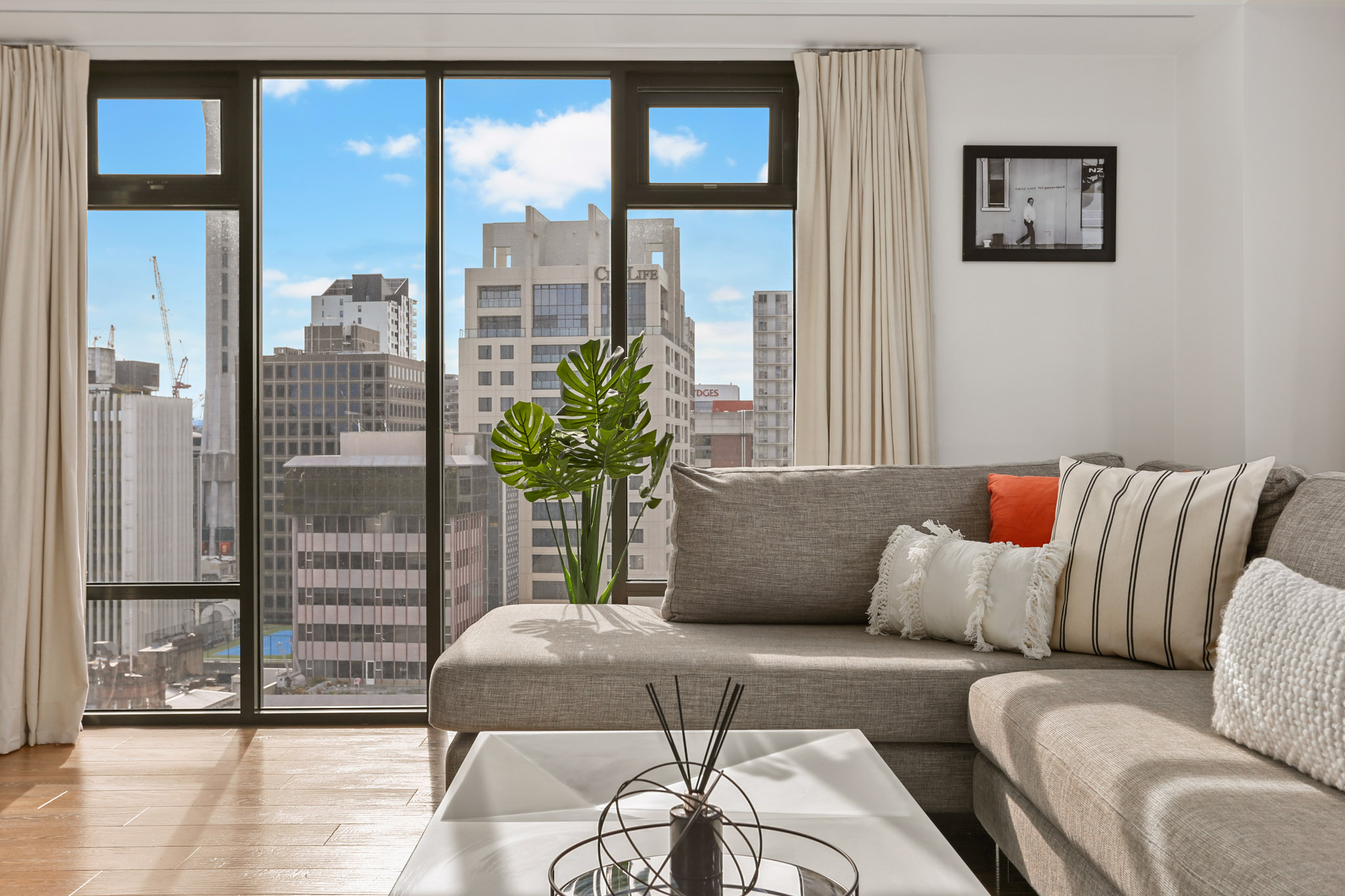 Living Room - Metropolis Apartments by Urban Rest - Auckland, New Zealand