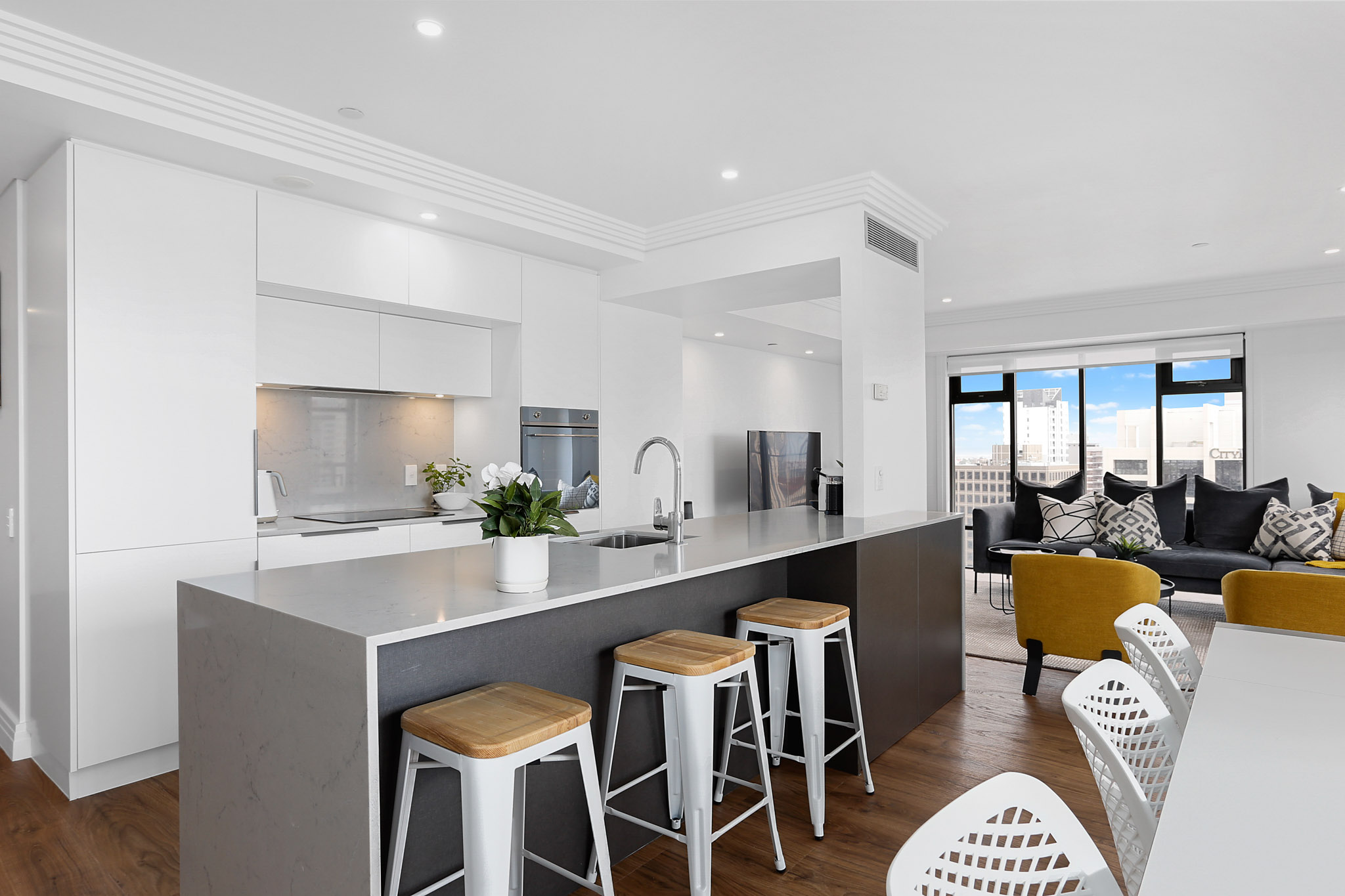 Kitchen - Metropolis Apartments by Urban Rest - Auckland, New Zealand