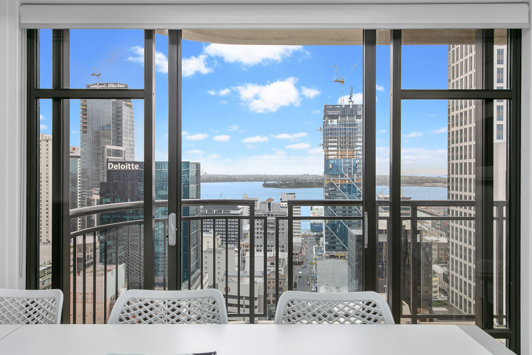 Balcony - Metropolis Apartments by Urban Rest - Auckland, New Zealand