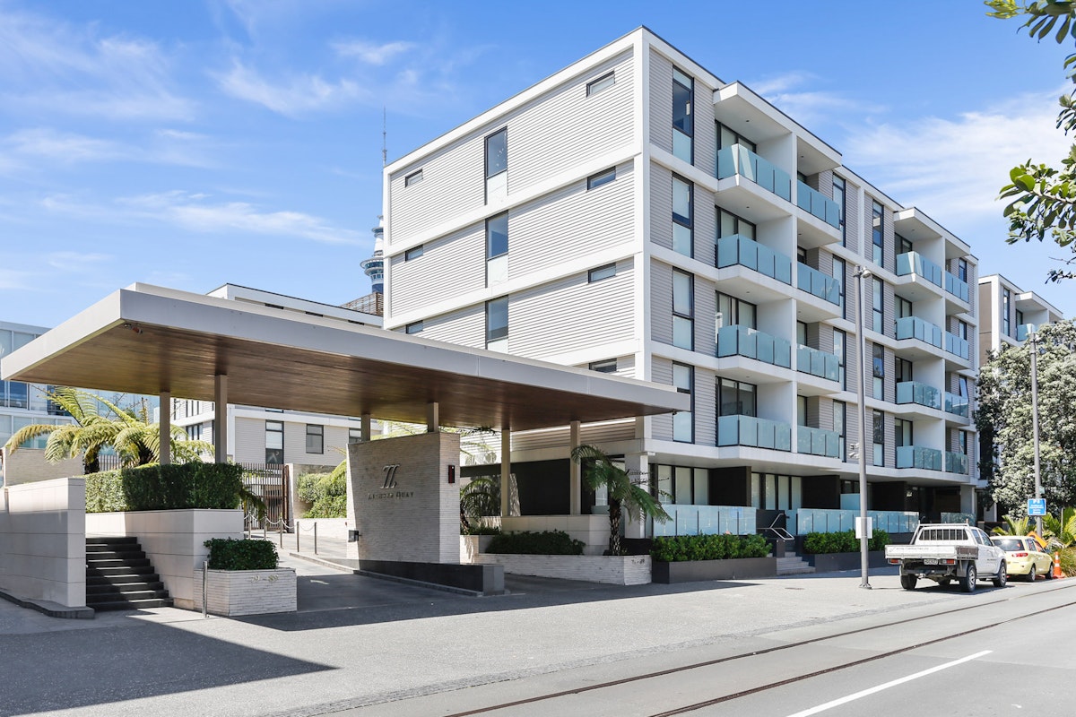 Lighter Quay Apartments by Urban Rest Auckland