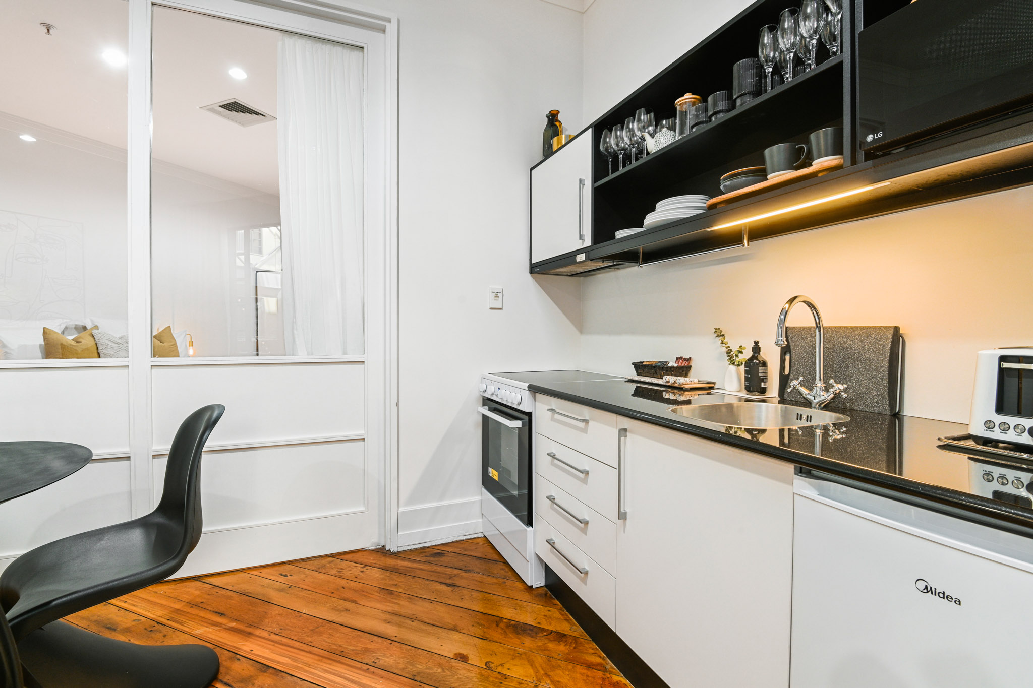 Kitchen - The Heritage Apartments by Urban Rest - Auckland, New Zealand