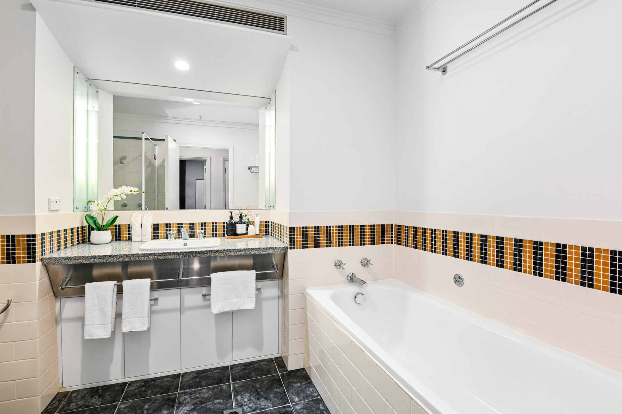 Bathroom - The Heritage Apartments by Urban Rest - Auckland, New Zealand