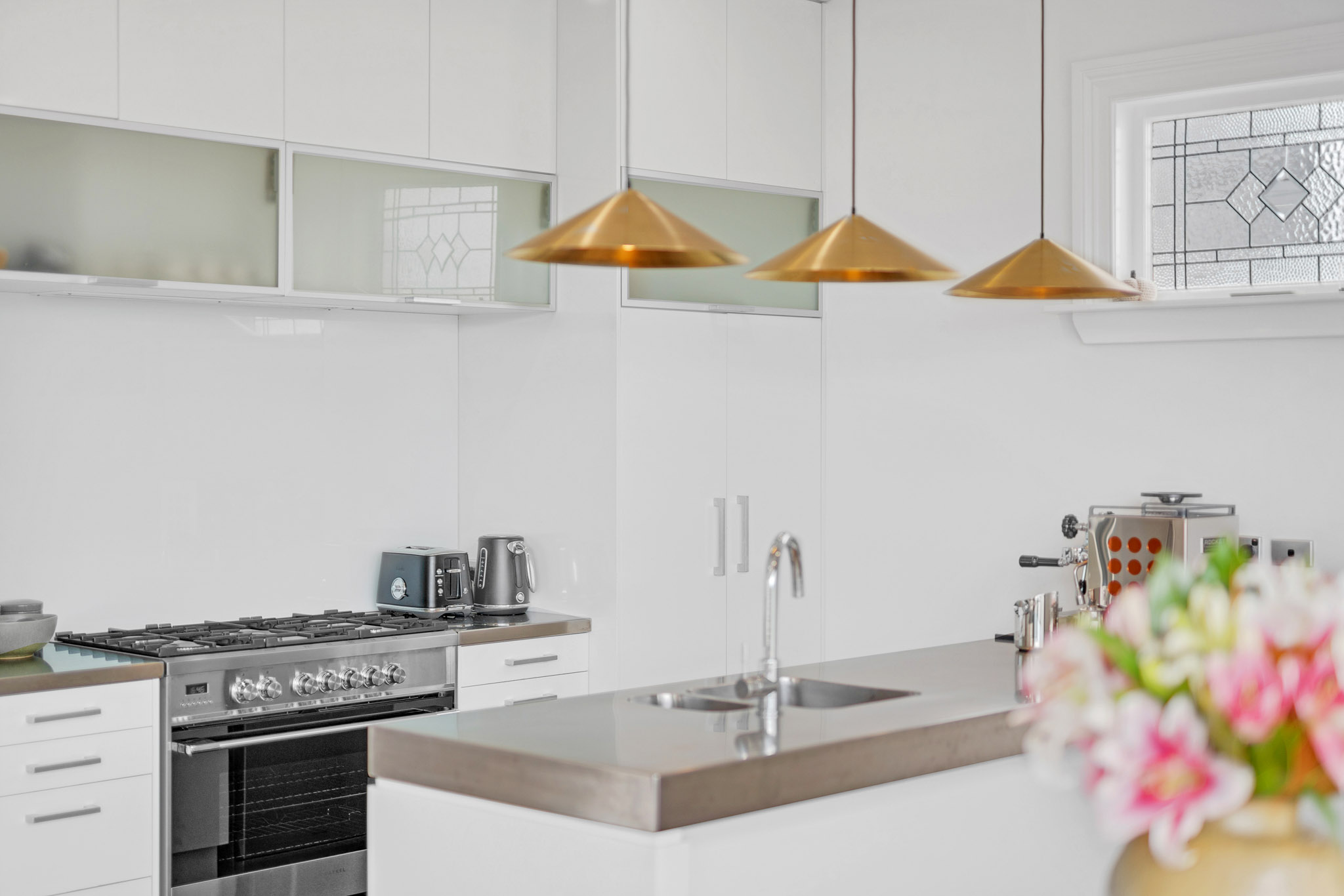 Kitchen - Cowen Street Home by Urban Rest - Auckland, New Zealand